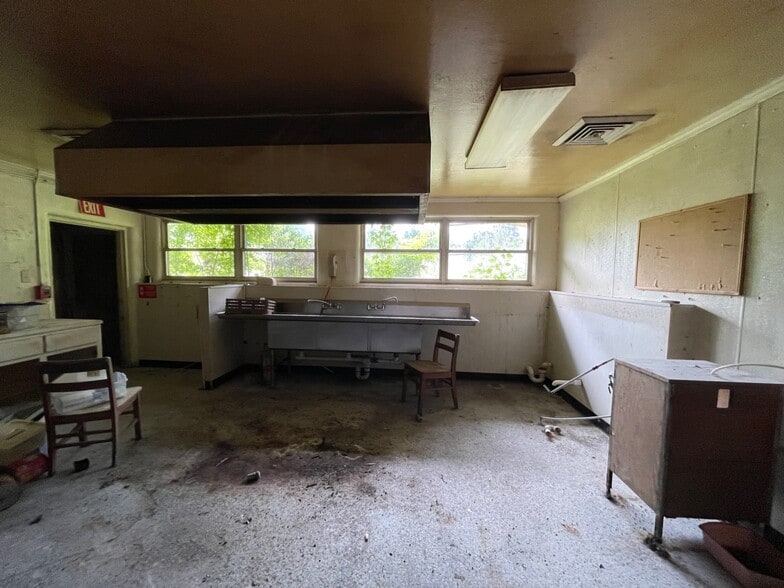 More Photos Of 311 E Bryant St, Enfield Assisted Living For Sale