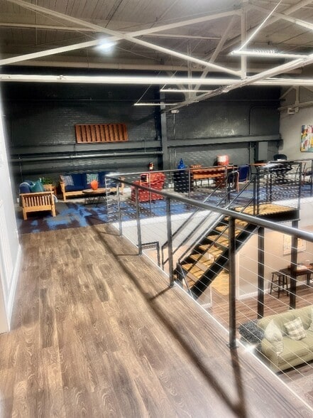 More Photos Of 416 S Glenwood Ave, Dalton Light Manufacturing For Sale