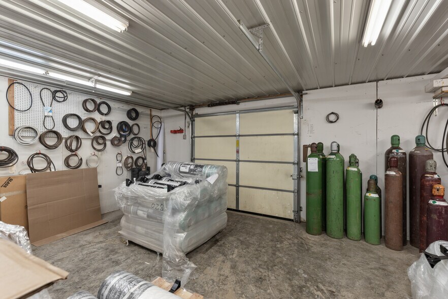 More Photos Of 60 US-54 Hwy, El Dorado Springs General Retail For Sale
