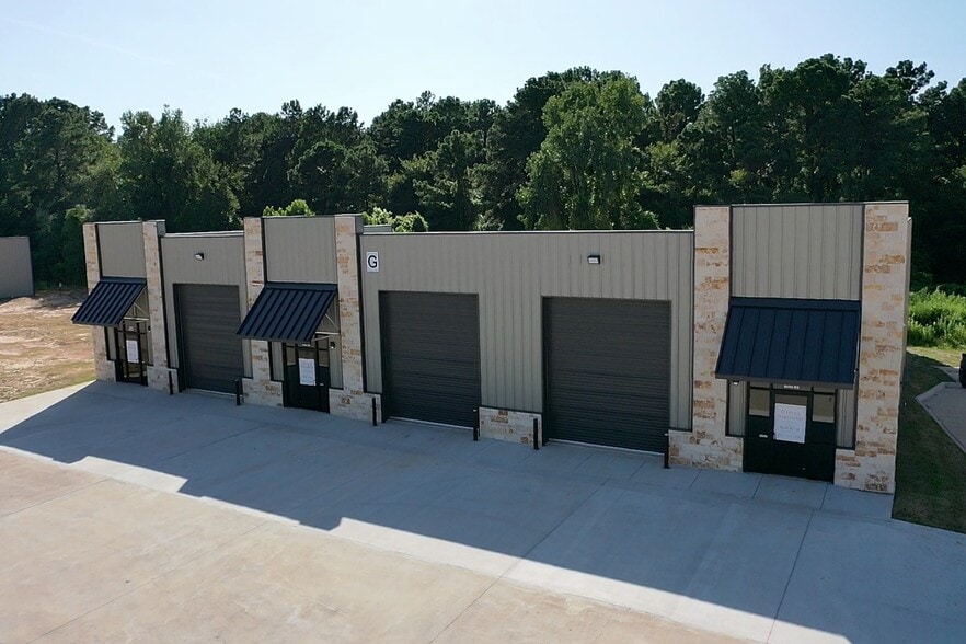 More Photos Of 1905 Longmire Rd, Conroe Unknown For Lease