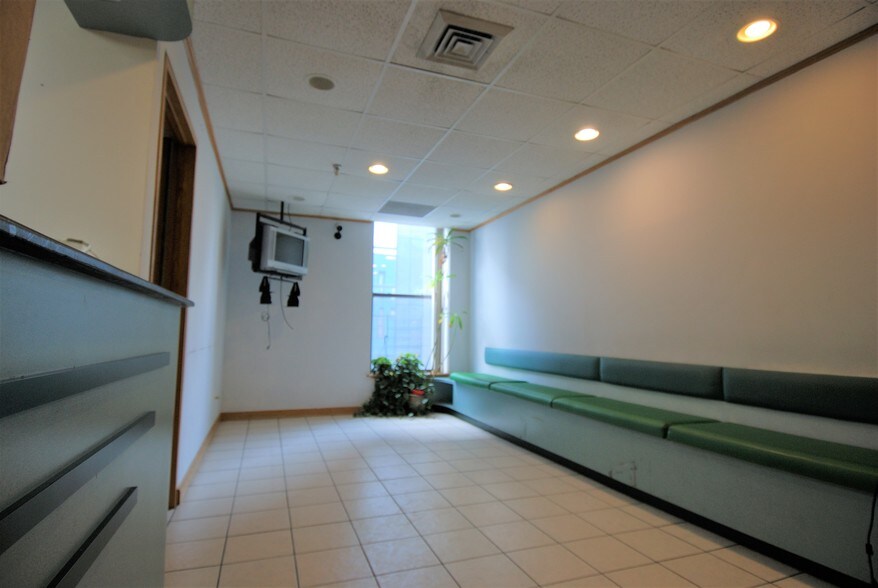 More Photos Of 7-8 Chatham Sq, New York Office For Lease