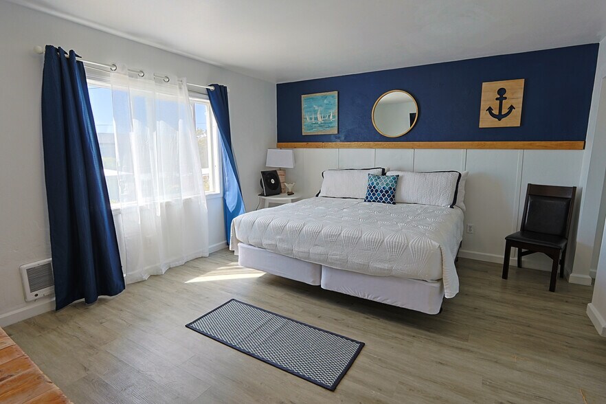 More Photos Of 754 SW Coast Hwy, Newport Hotel For Sale
