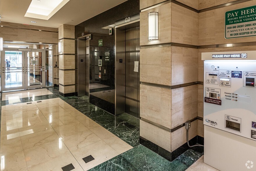 More Photos Of 1601 Washington Ave, Miami Beach Office For Lease