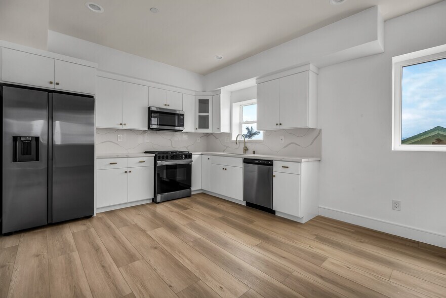 More Photos Of 4701 Saturn St, Los Angeles Multifamily For Sale