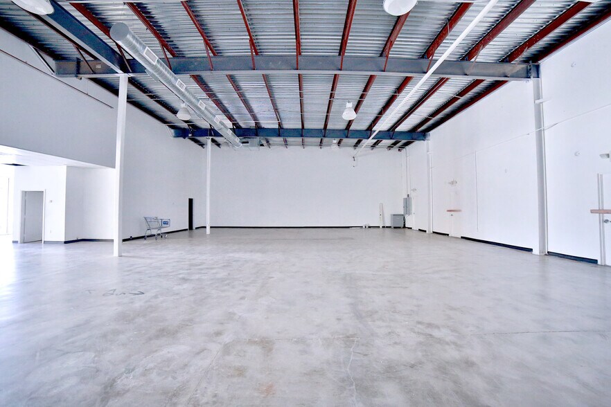 More Photos Of 11130 Gulf Fwy, Houston Unknown For Lease