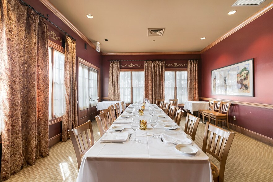 More Photos Of 629 N Highway 190, Covington Restaurant For Sale