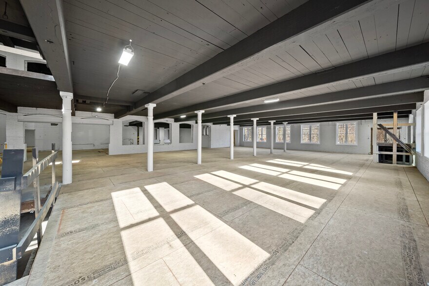 More Photos Of 174 N Main St, Franklin Light Manufacturing For Sale