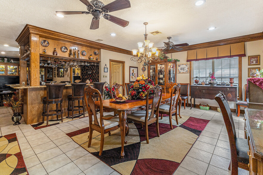 More Photos Of 1454 Oday Rd, Pearland Light Manufacturing For Sale