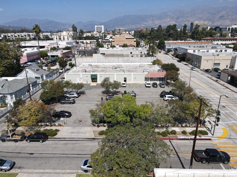 Primary Photo Of 393-401 S Fair Oaks Ave, Pasadena Medical For Sale