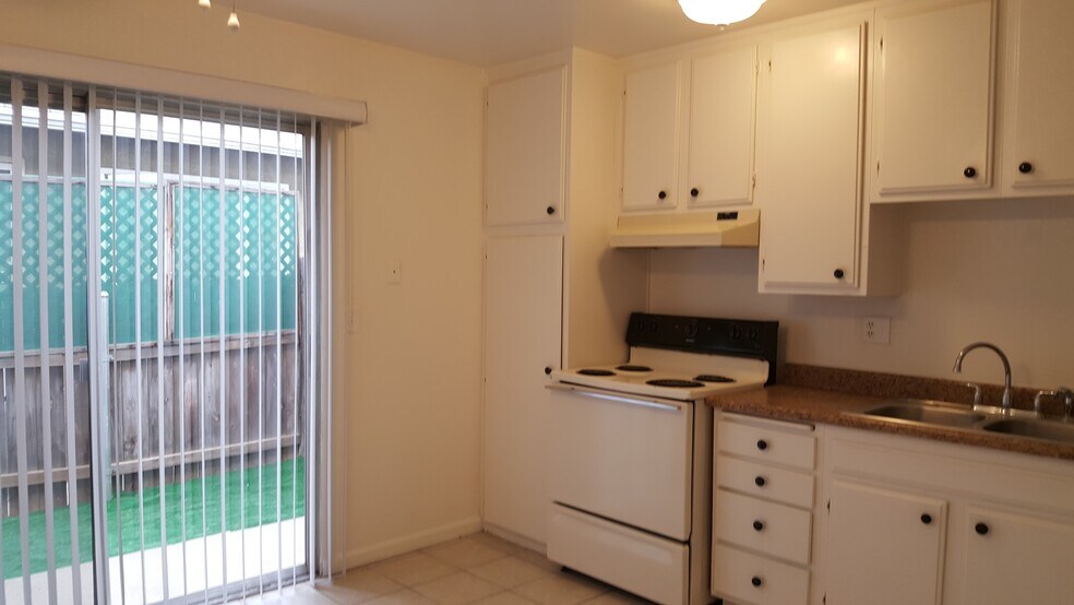 More Photos Of 7425 Waite Dr, La Mesa Apartments For Sale