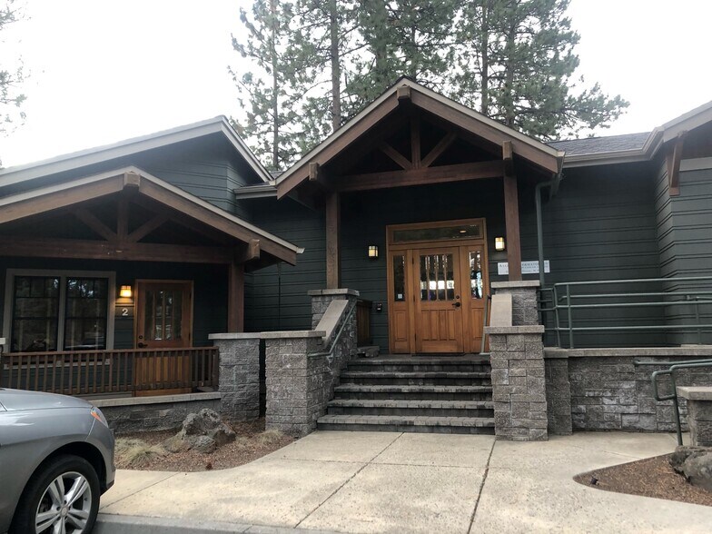 More Photos Of 1510 SW Nancy Way, Bend Medical For Lease