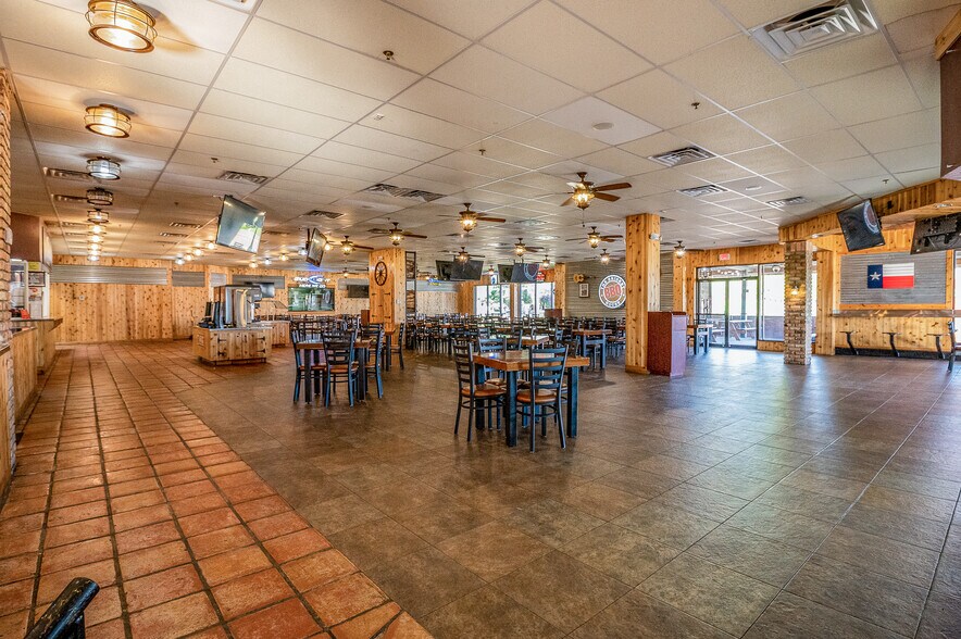 More Photos Of 3301 Cypress Creek Pky, Houston Restaurant For Sale