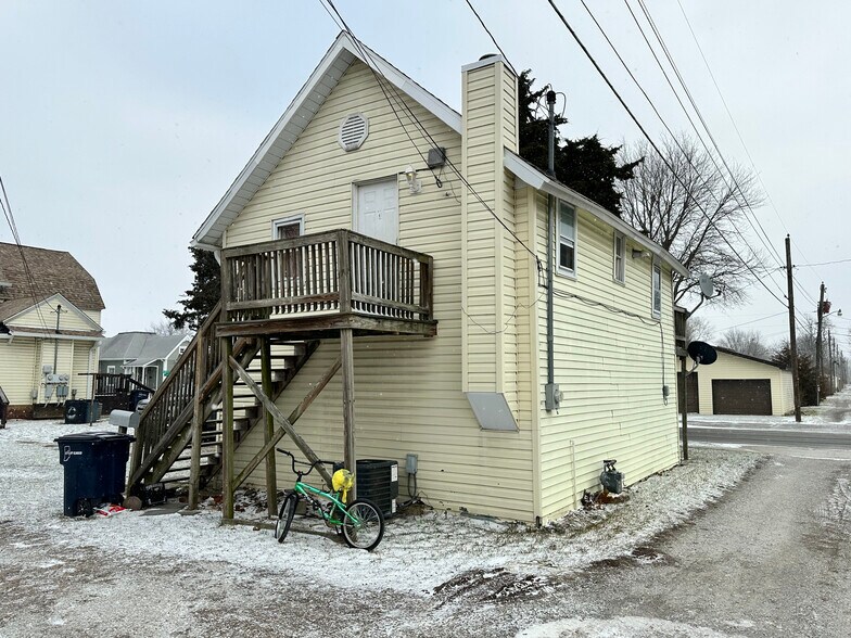 More Photos Of 1831 N C St, Elwood Apartments For Sale
