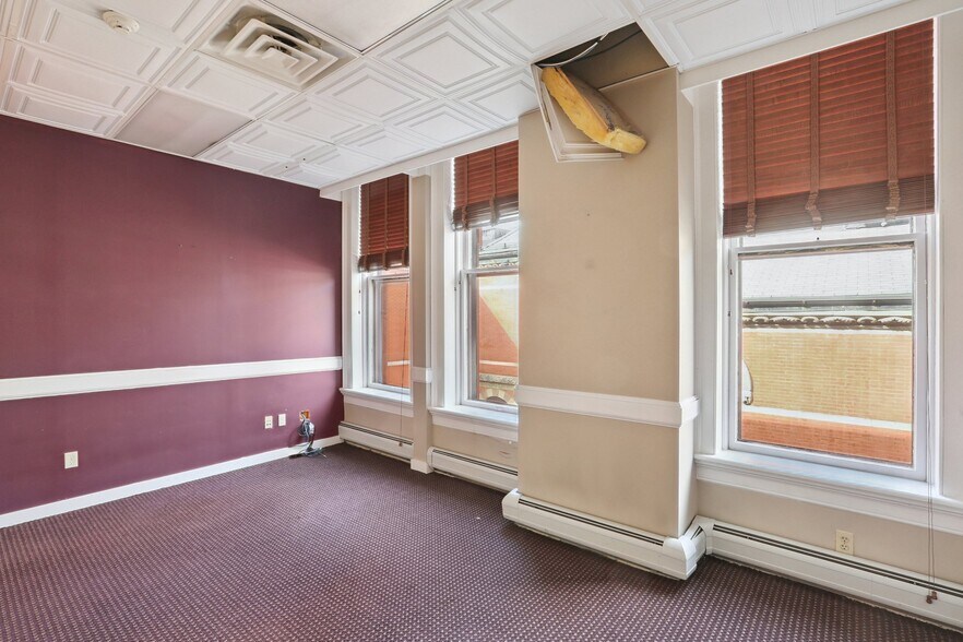 More Photos Of 248 Main St, Danbury Office For Sale