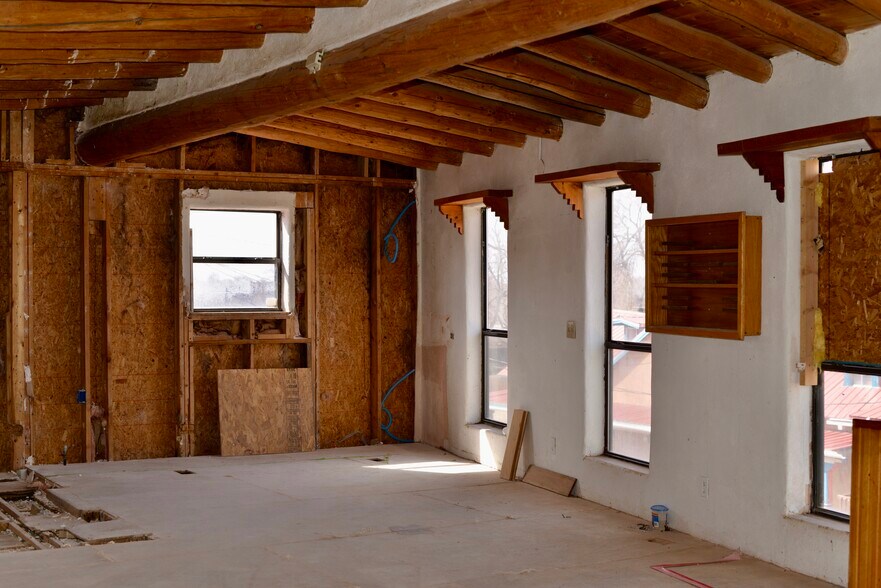 More Photos Of 62-64 St Francis Plaza, Ranchos De Taos Apartments For Sale