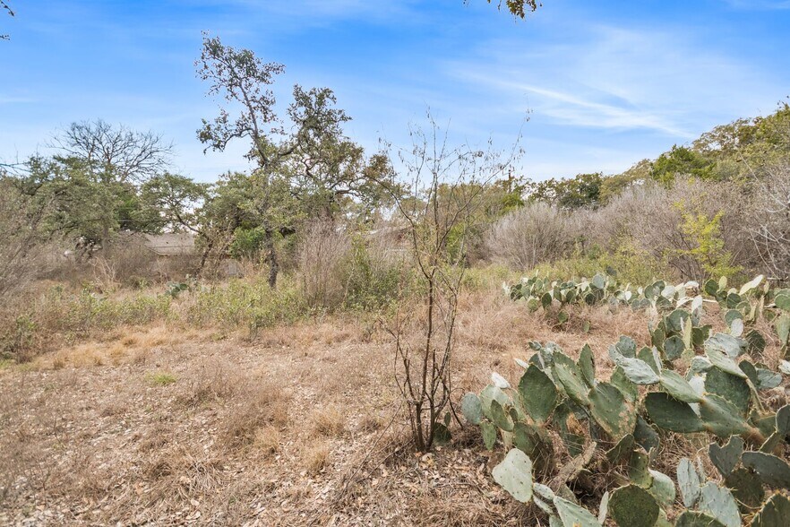 More Photos Of 14235 Blanco Rd, San Antonio Office For Sale