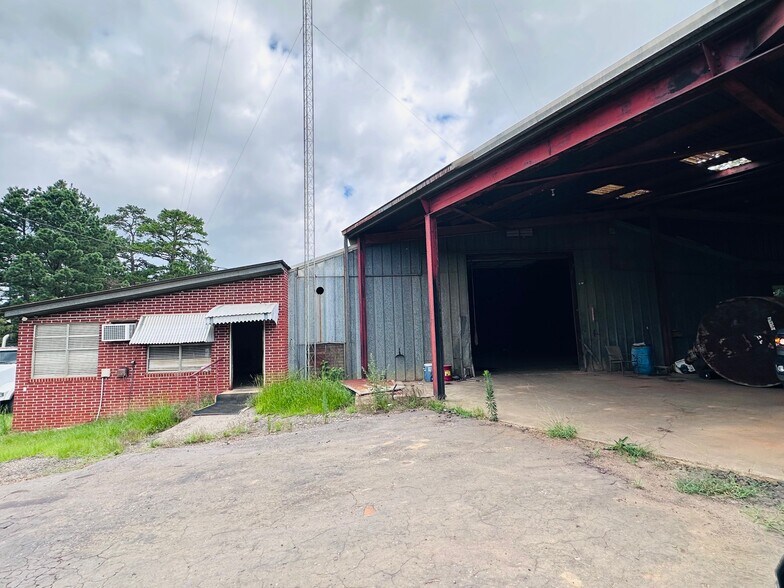 More Photos Of 2640 Hwy 259, Daingerfield Warehouse For Sale