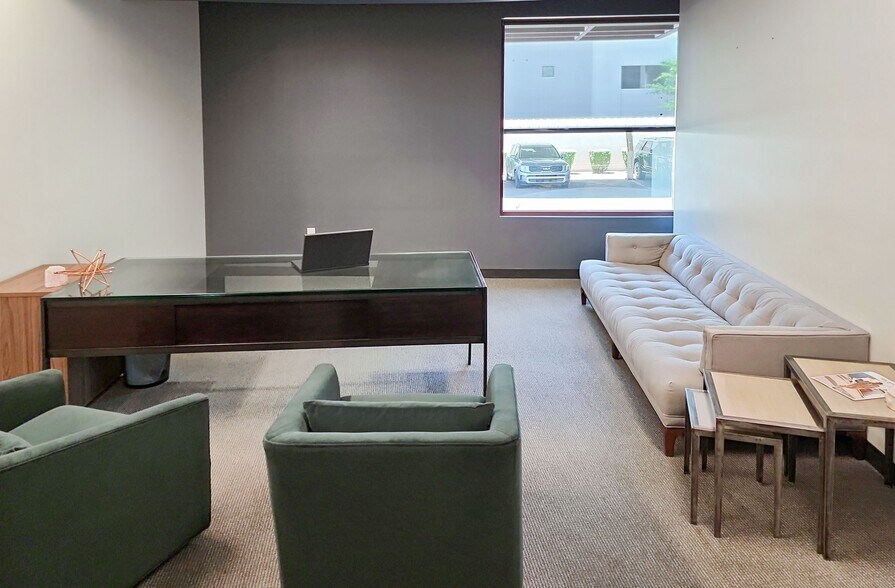 More Photos Of 2701 E Camelback Rd, Phoenix Coworking Space