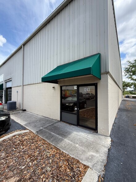 More Photos Of 1227-1285 Commons Ct, Clermont Warehouse For Lease