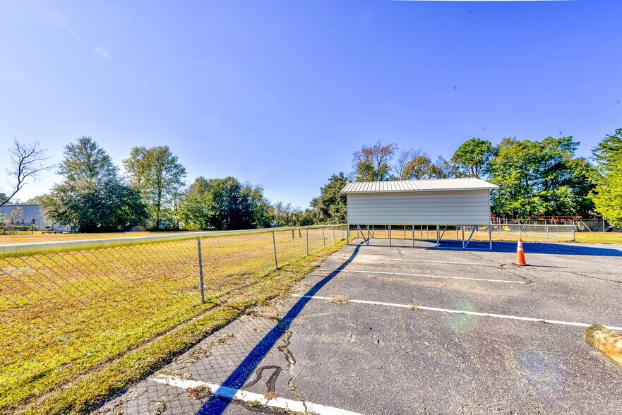 More Photos Of 3901 Raeford Rd, Fayetteville Religious Facility For Lease
