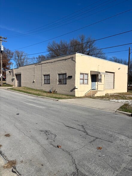 Primary Photo Of 1400 N Hampton Ave, Springfield Warehouse For Lease