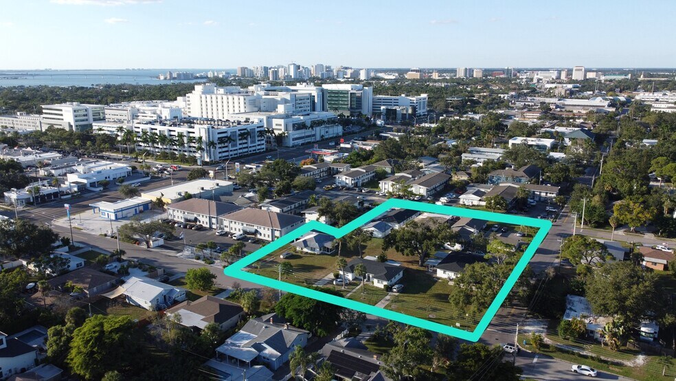 More Photos Of 2066 Hillview St, Sarasota Apartments For Sale