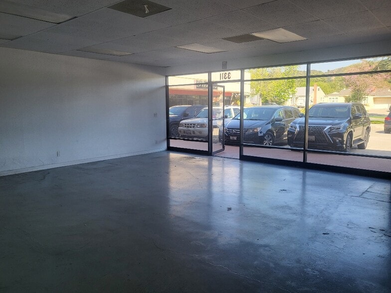 More Photos Of 3301-3315 N Verdugo Rd, Glendale General Retail For Lease