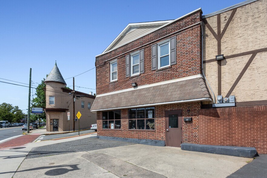 Primary Photo Of 307 Paterson Ave, East Rutherford Auto Repair For Sale