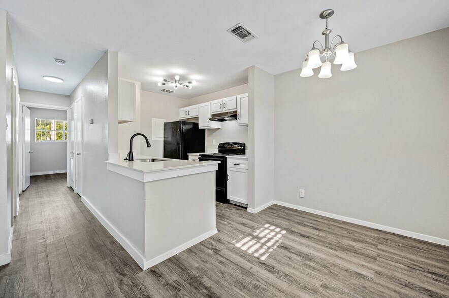 More Photos Of 483 Laurel Ln, New Braunfels Apartments For Sale
