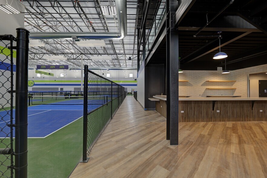 More Photos Of 900 North Ave, Plainfield Warehouse For Lease