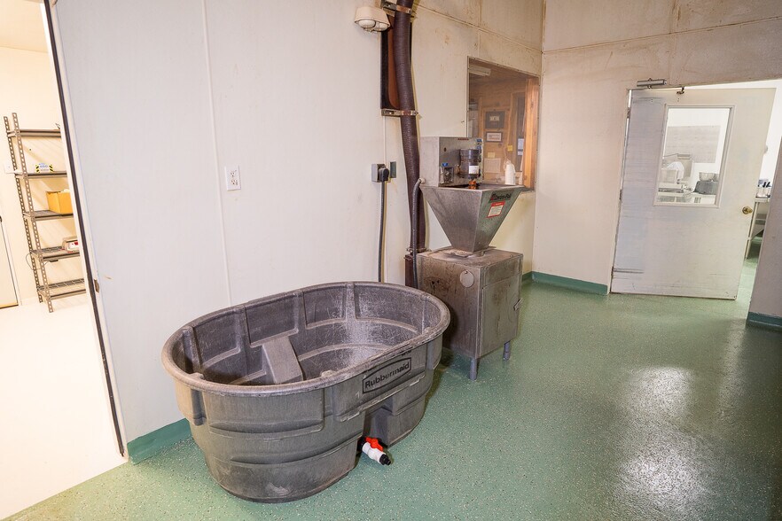 More Photos Of 13637 US Highway 287 N, Grapeland Food Processing For Sale