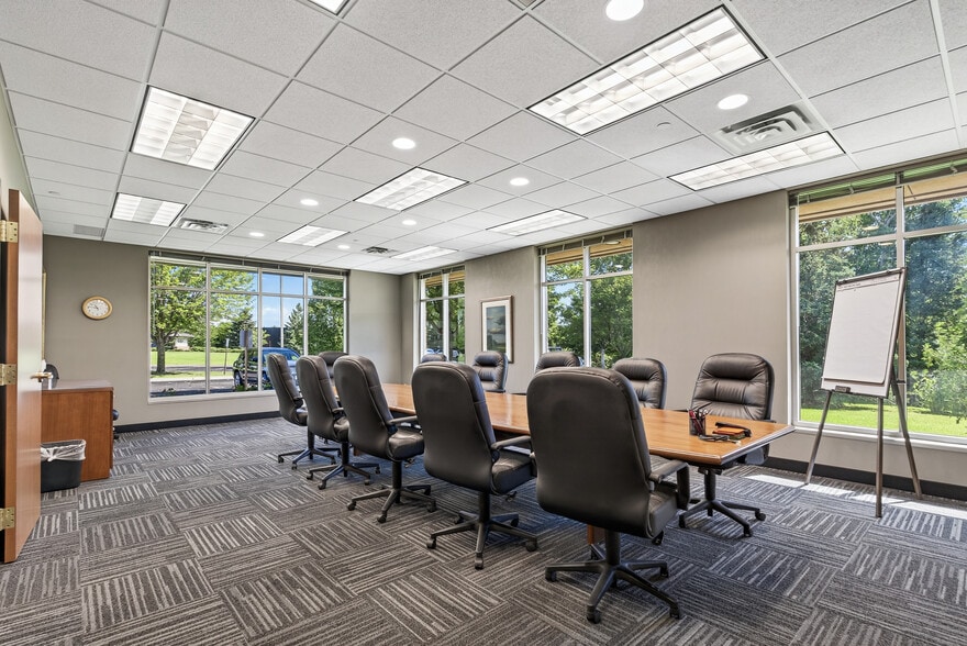 More Photos Of 5505 Cottonwood Ln, Prior Lake Office For Lease
