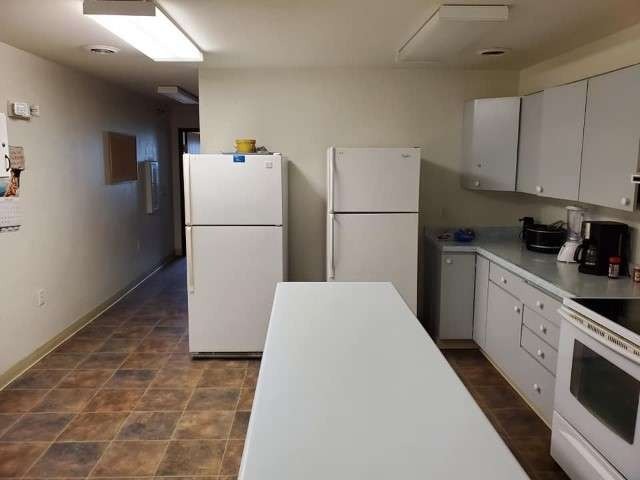 More Photos Of 406 W Vinton St, Spencer Hotel For Sale