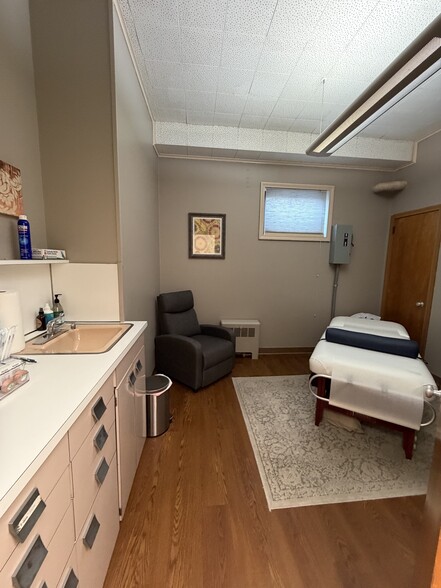 More Photos Of 93 Market Sq, Newington Office For Sale