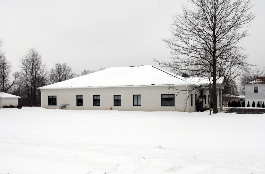 More Photos Of 908 E Waterloo Rd, Akron Medical For Lease