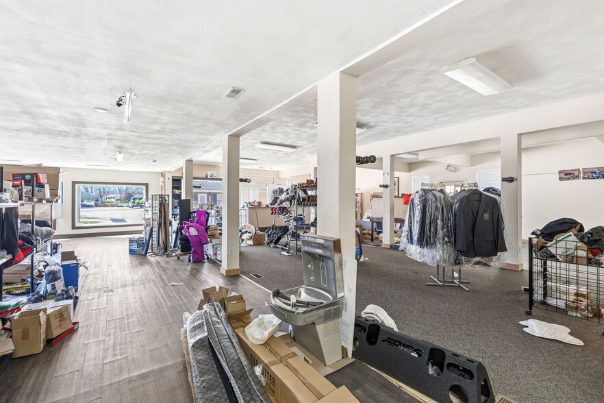 More Photos Of 316 N Main St, Columbia Storefront Retail Office For Sale