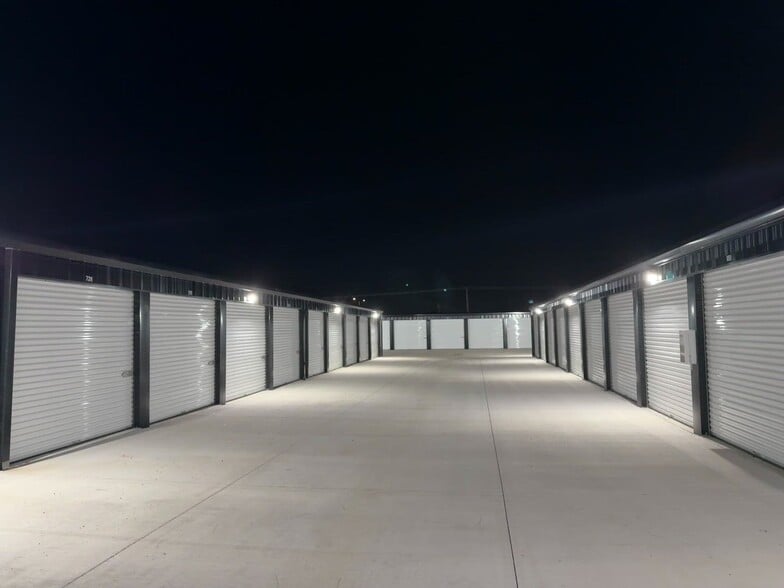 More Photos Of 1308 Adair Ct SW, Cedar Rapids Self Storage For Sale