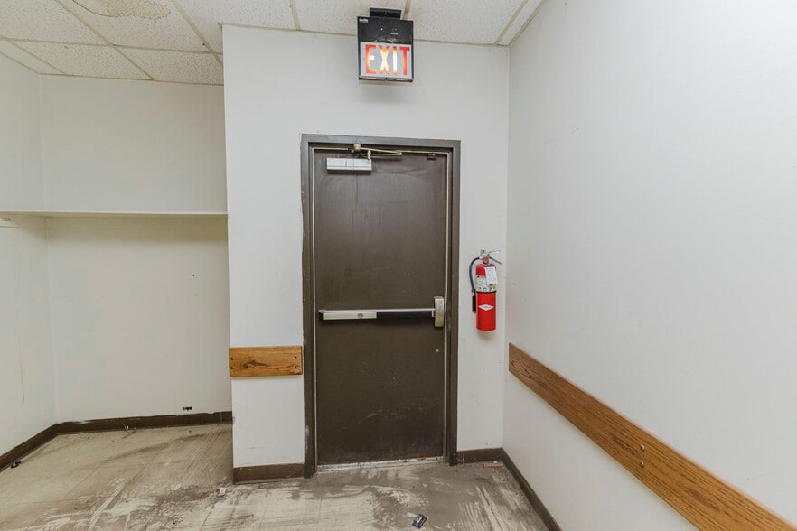 More Photos Of 1560 S Topeka St, Wichita Lodge Meeting Hall For Sale