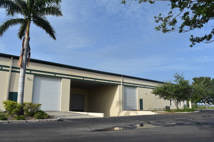 More Photos Of 13000 Automobile Blvd N, Clearwater Warehouse For Lease