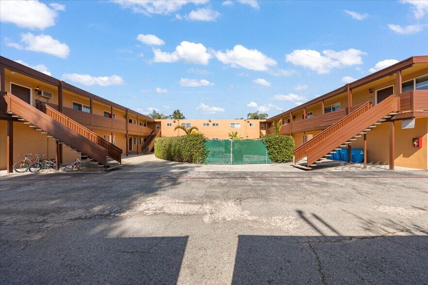 More Photos Of 925 Pomeroy Ave, Santa Clara Apartments For Sale