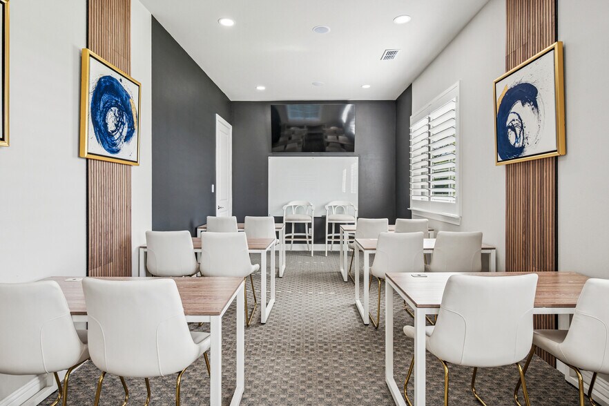 More Photos Of 2001 Auburn Hills Pky, McKinney Medical For Sale