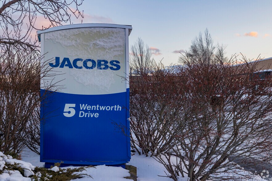 More Photos Of 5 Wentworth Dr, Hudson Research And Development For Lease