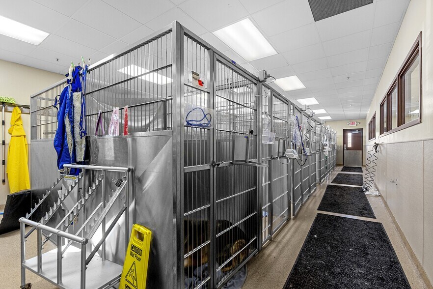 More Photos Of 4706 New Horizons Blvd, Appleton Medical For Sale