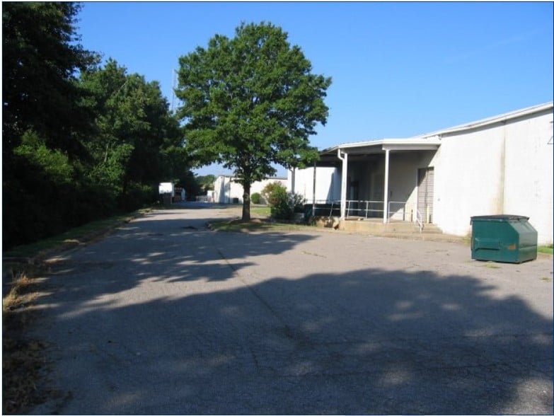 More Photos Of 4205 W Mercury Blvd, Hampton Freestanding For Sale