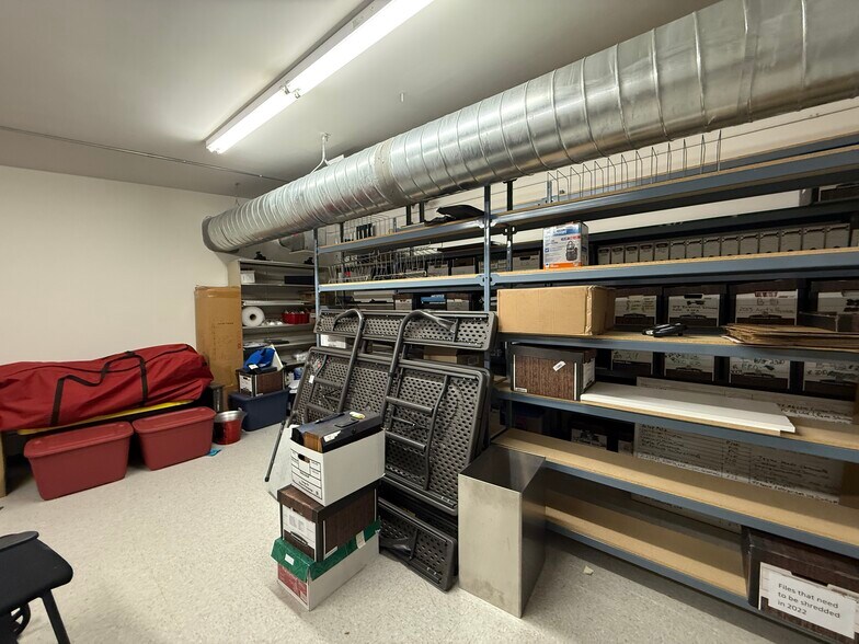 More Photos Of 518 Laura Av, Red Deer County Office For Sale