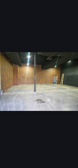 More Photos Of 180 S Macon St, Jesup Storefront Retail Office For Sale
