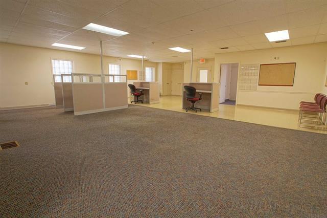More Photos Of 719 S Buffalo St, Warsaw Office For Lease
