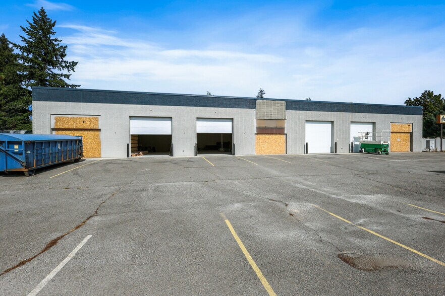 More Photos Of 21 N Skipworth Rd, Spokane Valley Showroom For Lease