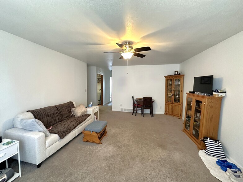 More Photos Of 309 8th St, Hugo Apartments For Sale