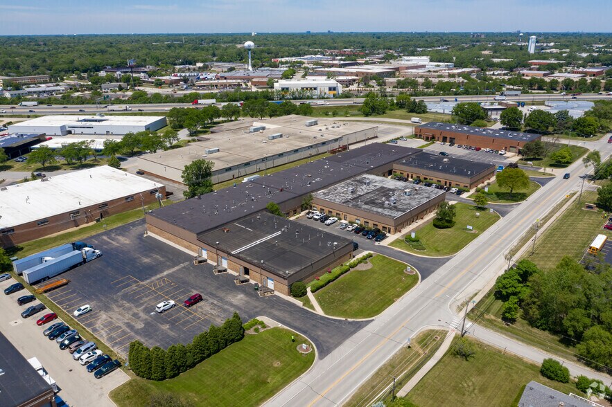 More Photos Of 7926-8010 S Madison St, Burr Ridge Service For Lease